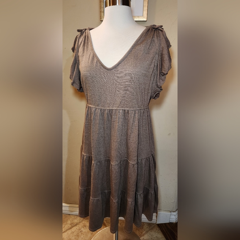 Max Studio Taupe‎ Mini Dress Size Medium V-neck Flutter Sleeve Tiered